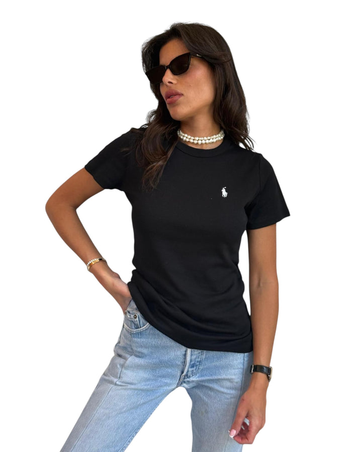 חולצת POLO צווארון עגול