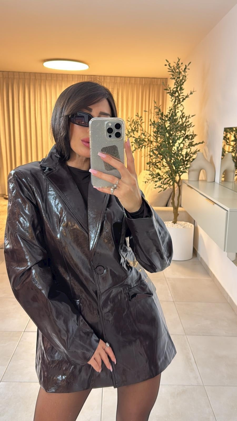 ג׳קט עור מבריק