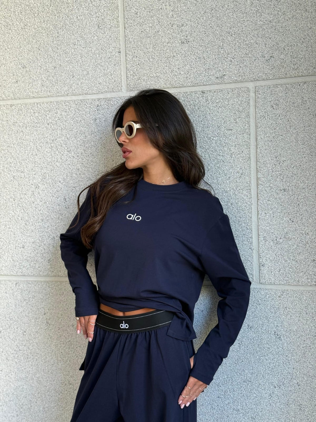 חליפת מעבר alo