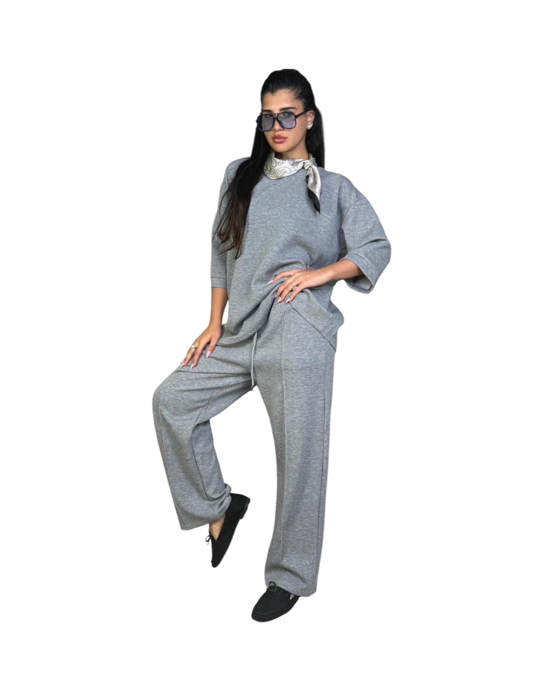 חליפת מודל אובר סאייז ניקי שילוב צעיף קיץ