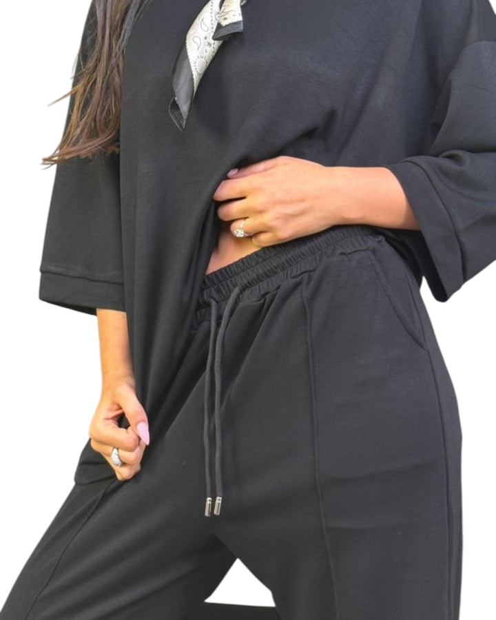 חליפת מודל אובר סאייז ניקי שילוב צעיף קיץ