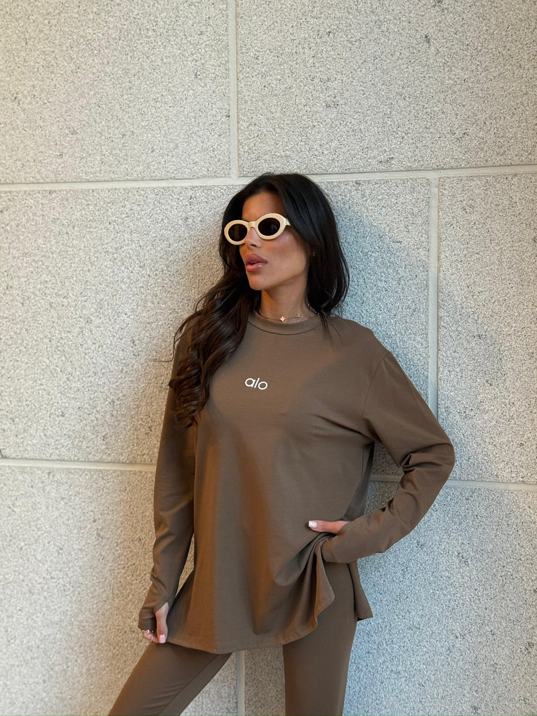 חליפת alo אובר סאייז כפפה