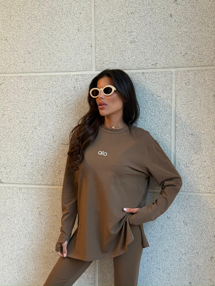 חליפת alo אובר סאייז כפפה