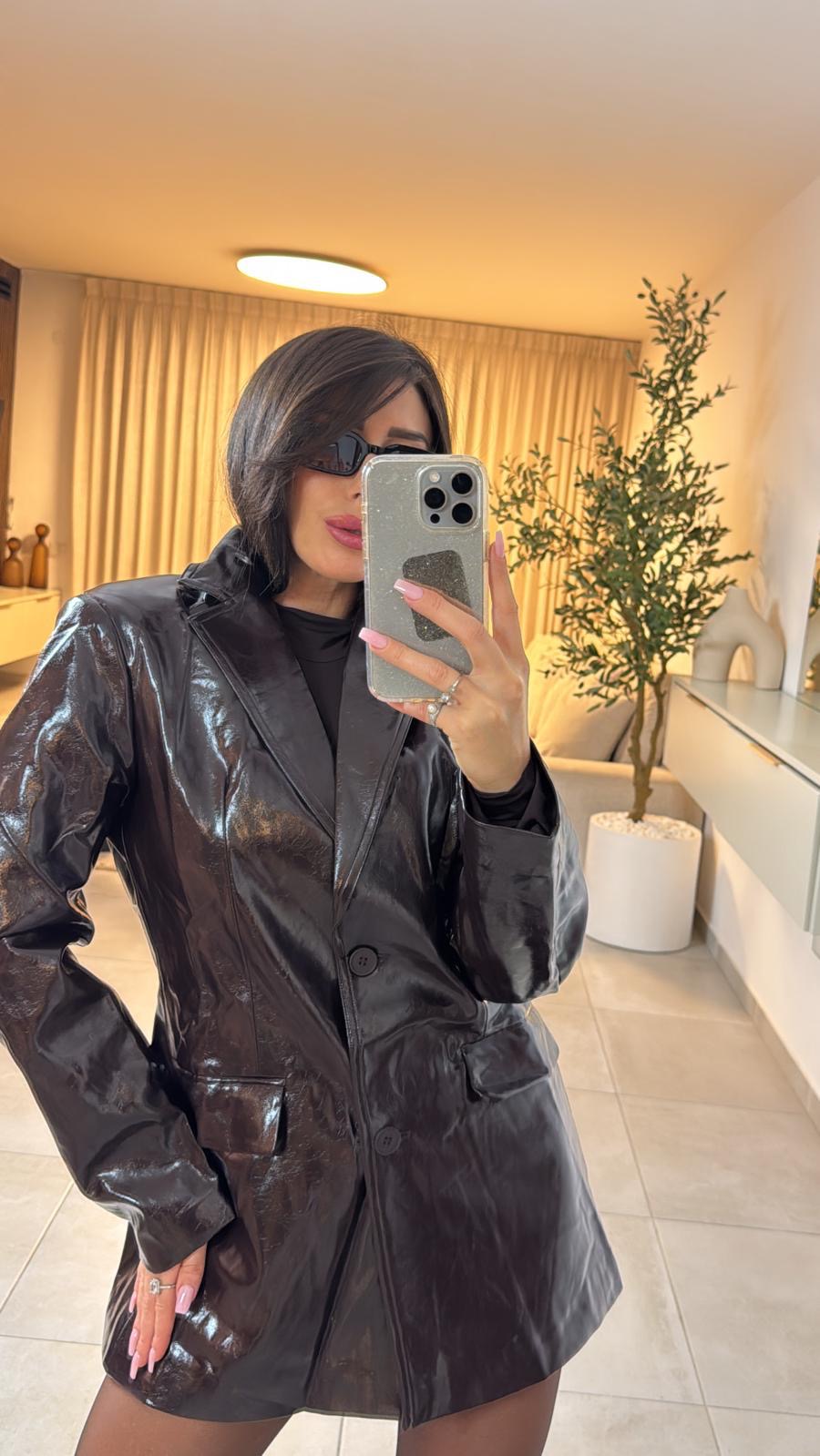 ג׳קט עור מבריק