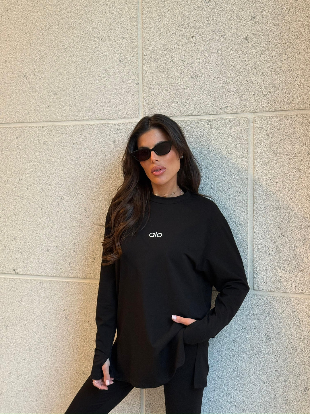 חליפת alo אובר סאייז כפפה