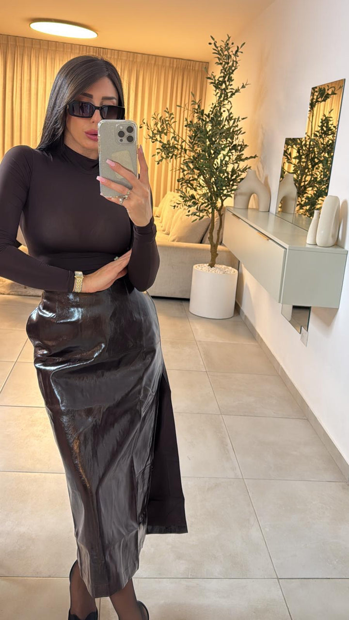 חצאית שסע עור מבריק