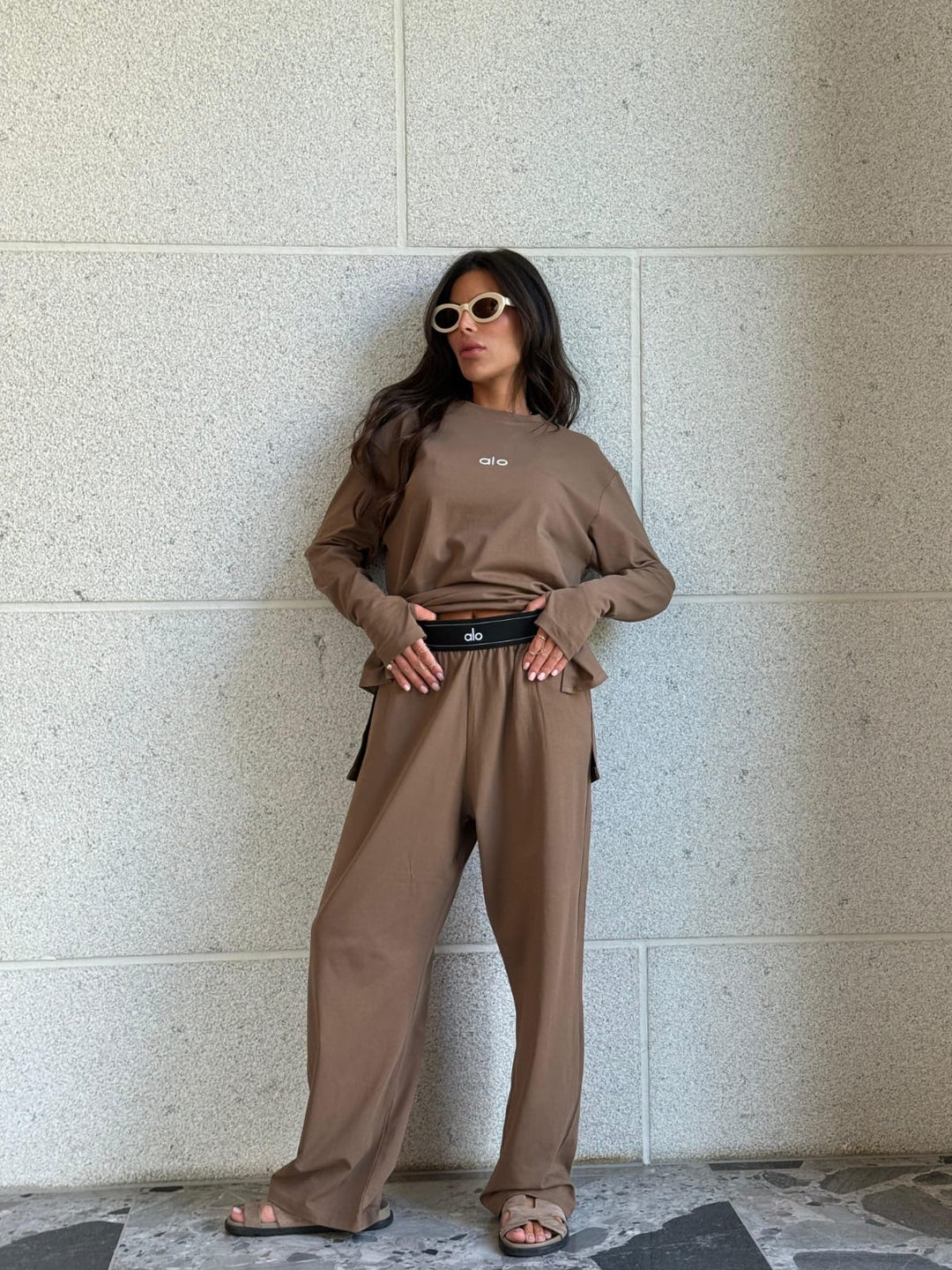 חליפת מעבר alo