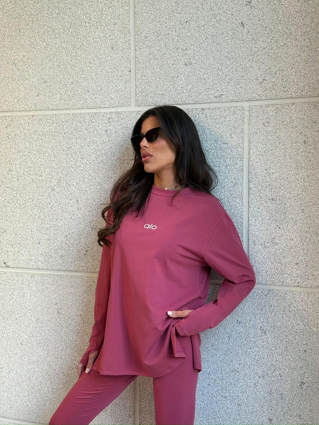 חליפת alo אובר סאייז כפפה