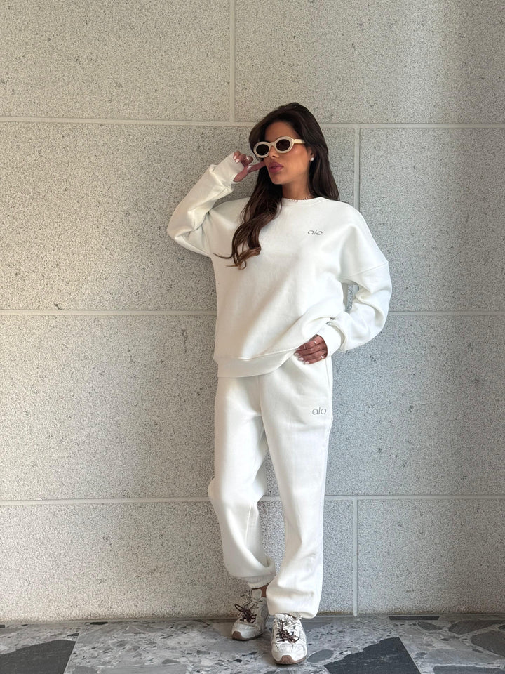 חליפת טרנינג alo