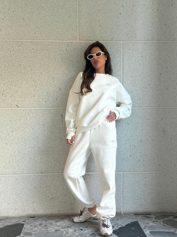 חליפת טרנינג alo