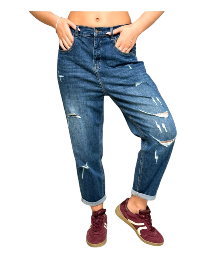 ג׳ינס לוז קרעים