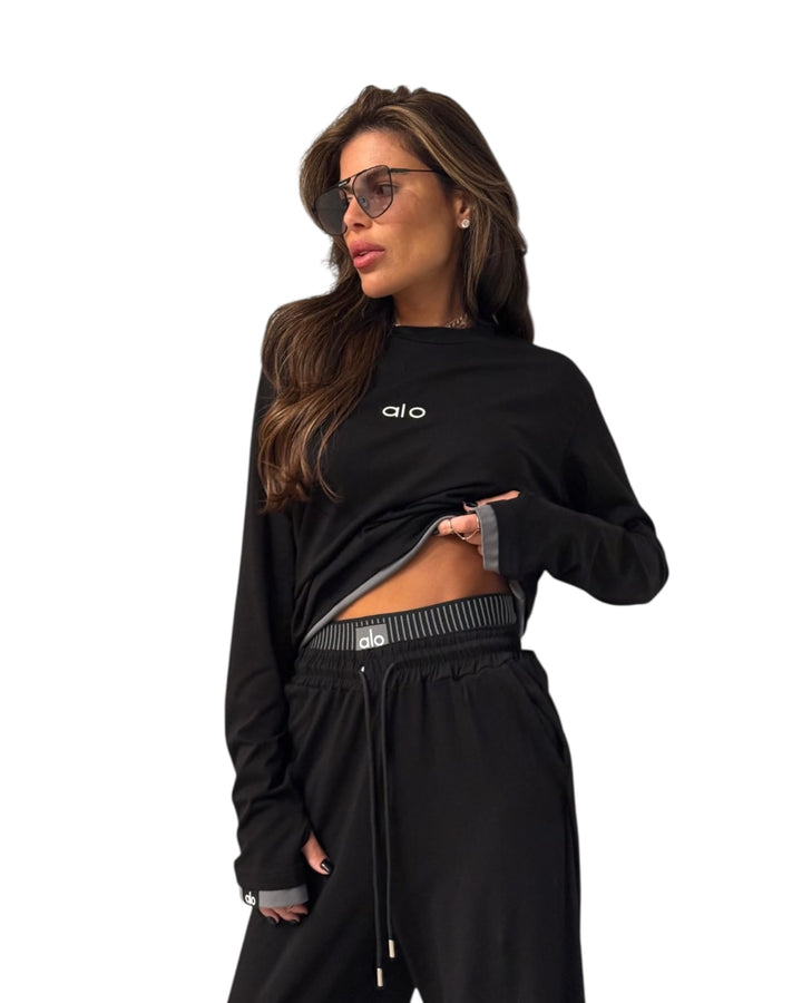 חליפת alo שילוב כפפה