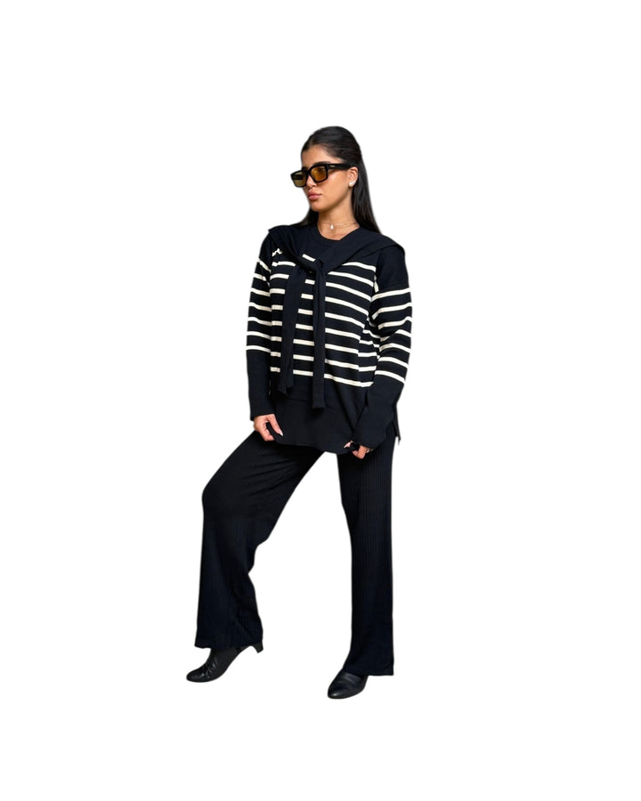 חליפת סריג פסים שילוב צעיף