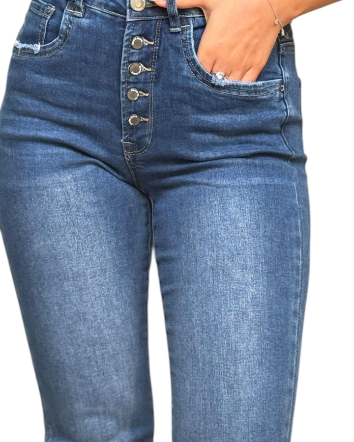 ג׳ינס שילוב כפתורים