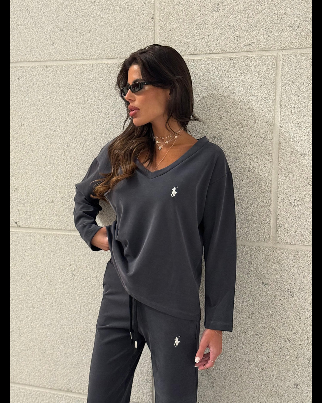 חליפת POLO צווארון V