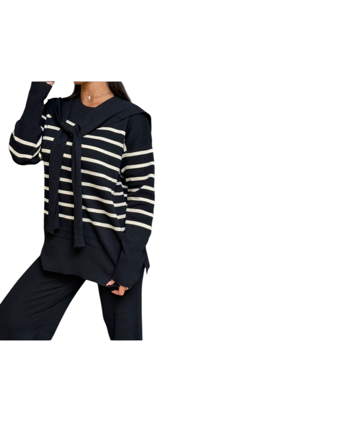 חליפת סריג פסים שילוב צעיף