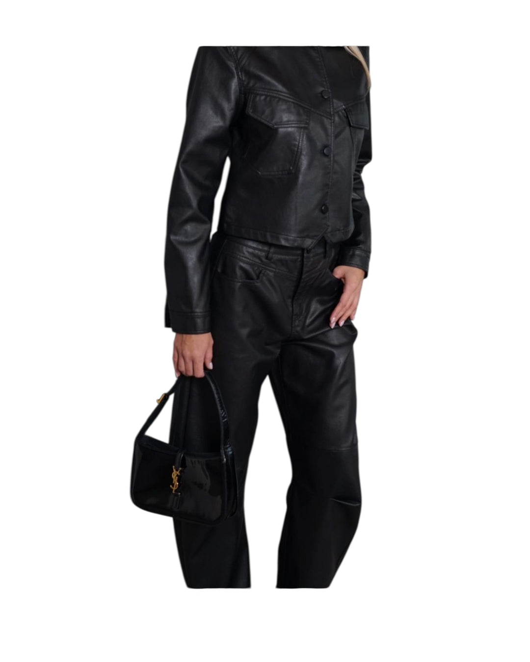 חליפת עור אנטיגו