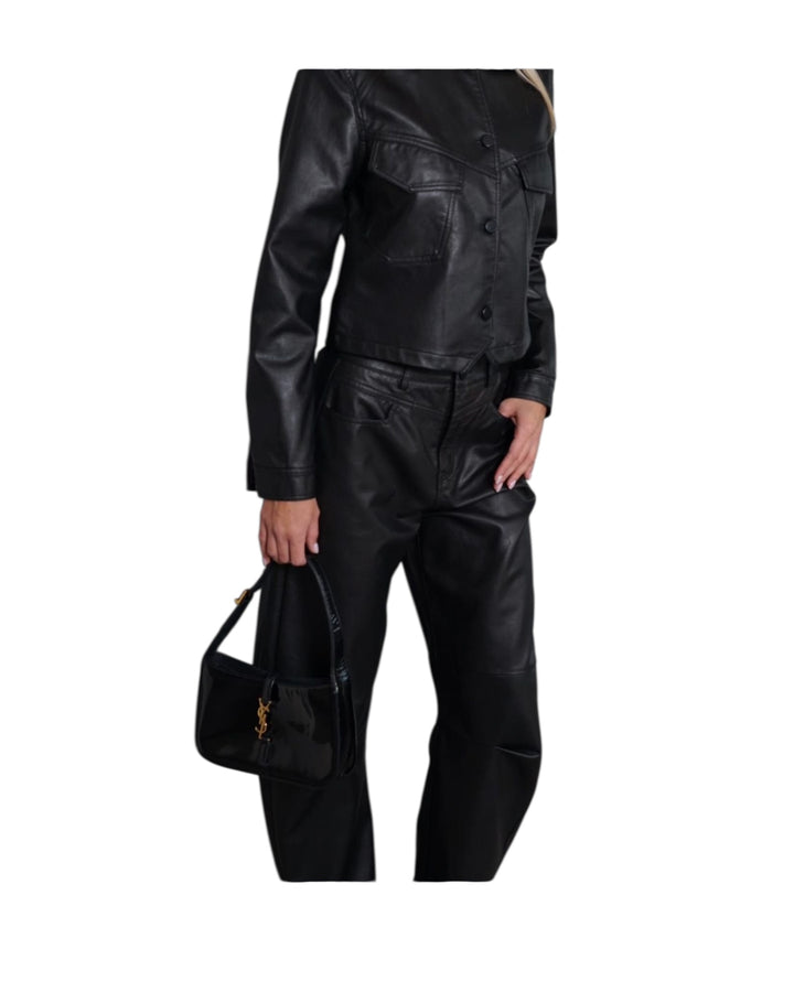 חליפת עור אנטיגו