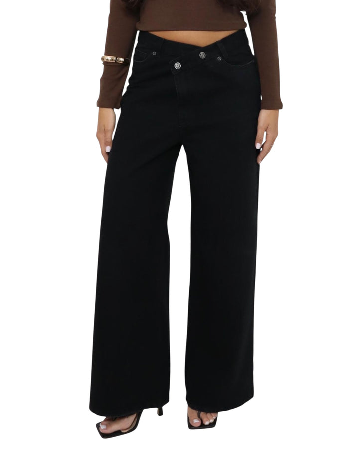 ג׳ינס גזרה רחבה שילוב כפתורים