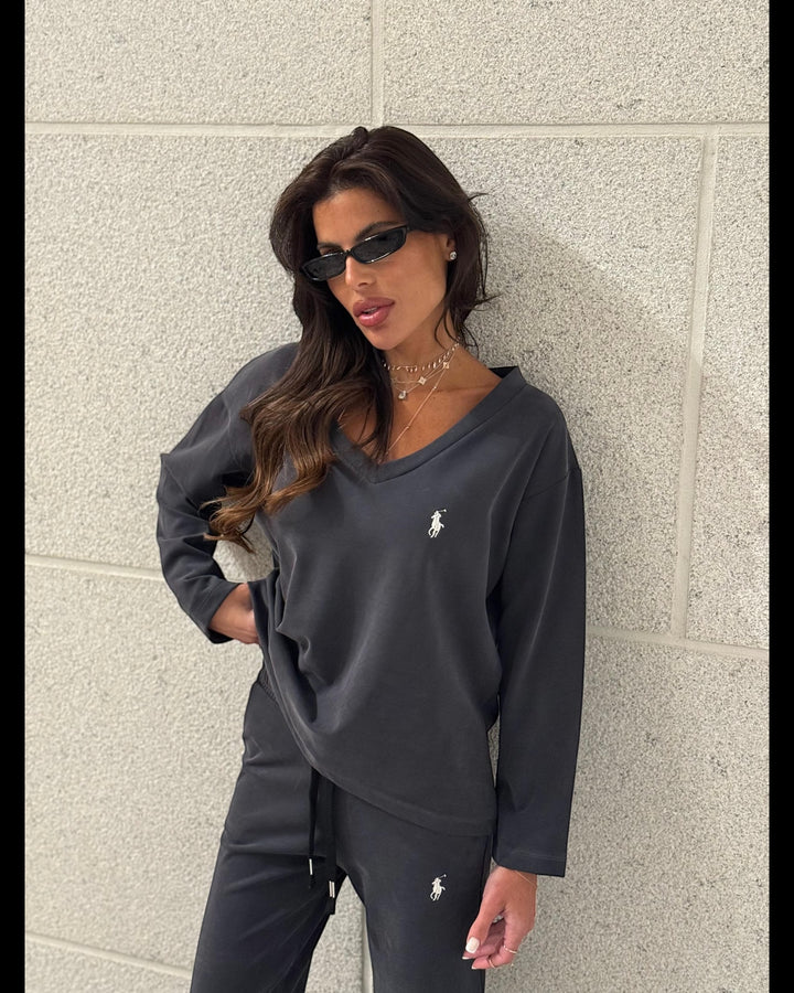 חליפת POLO צווארון V