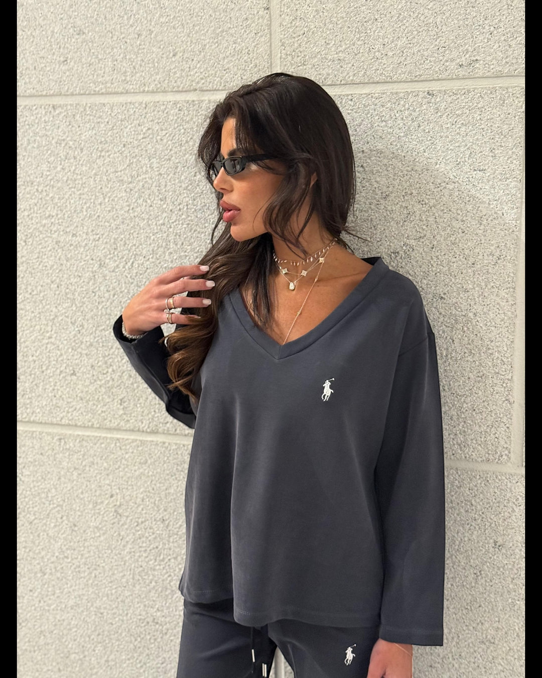 חליפת POLO צווארון V