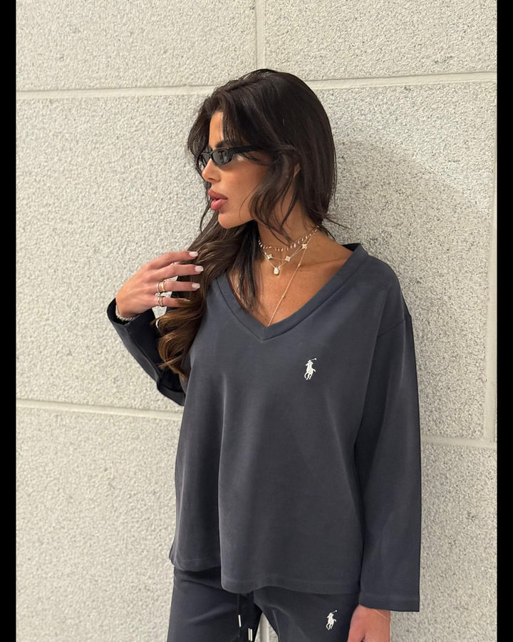 חליפת POLO צווארון V