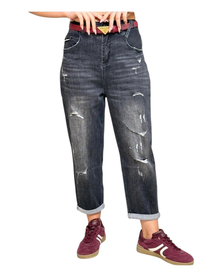 ג׳ינס לוז קרעים