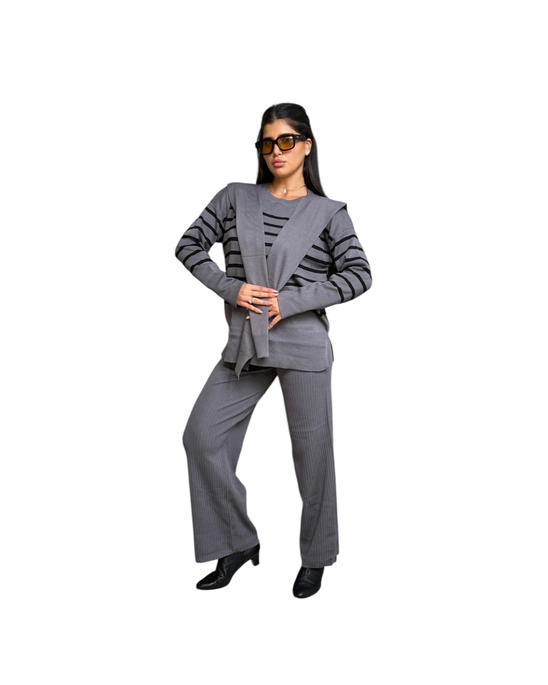 חליפת סריג פסים שילוב צעיף