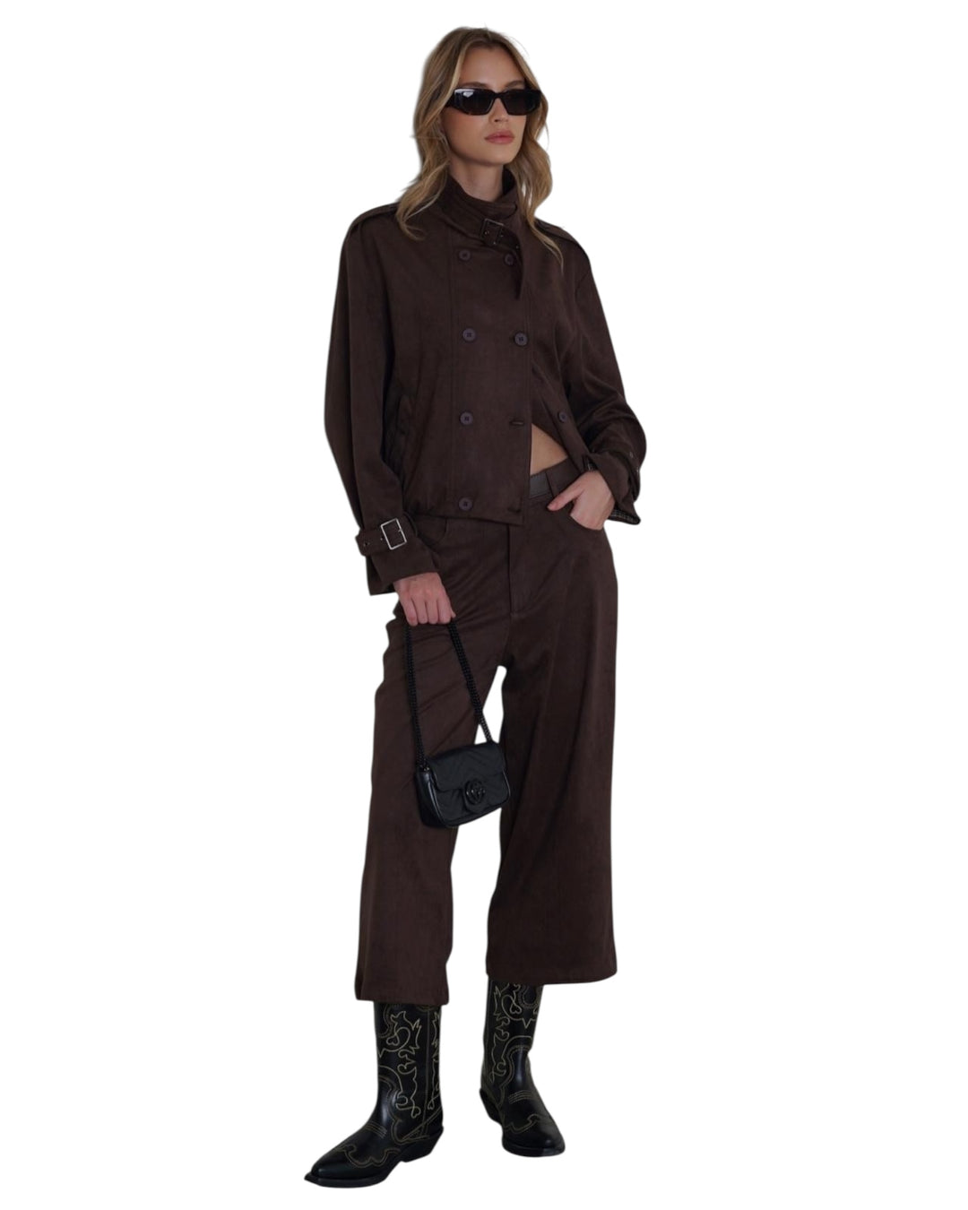 חליפת ג׳אמס אנטיגו