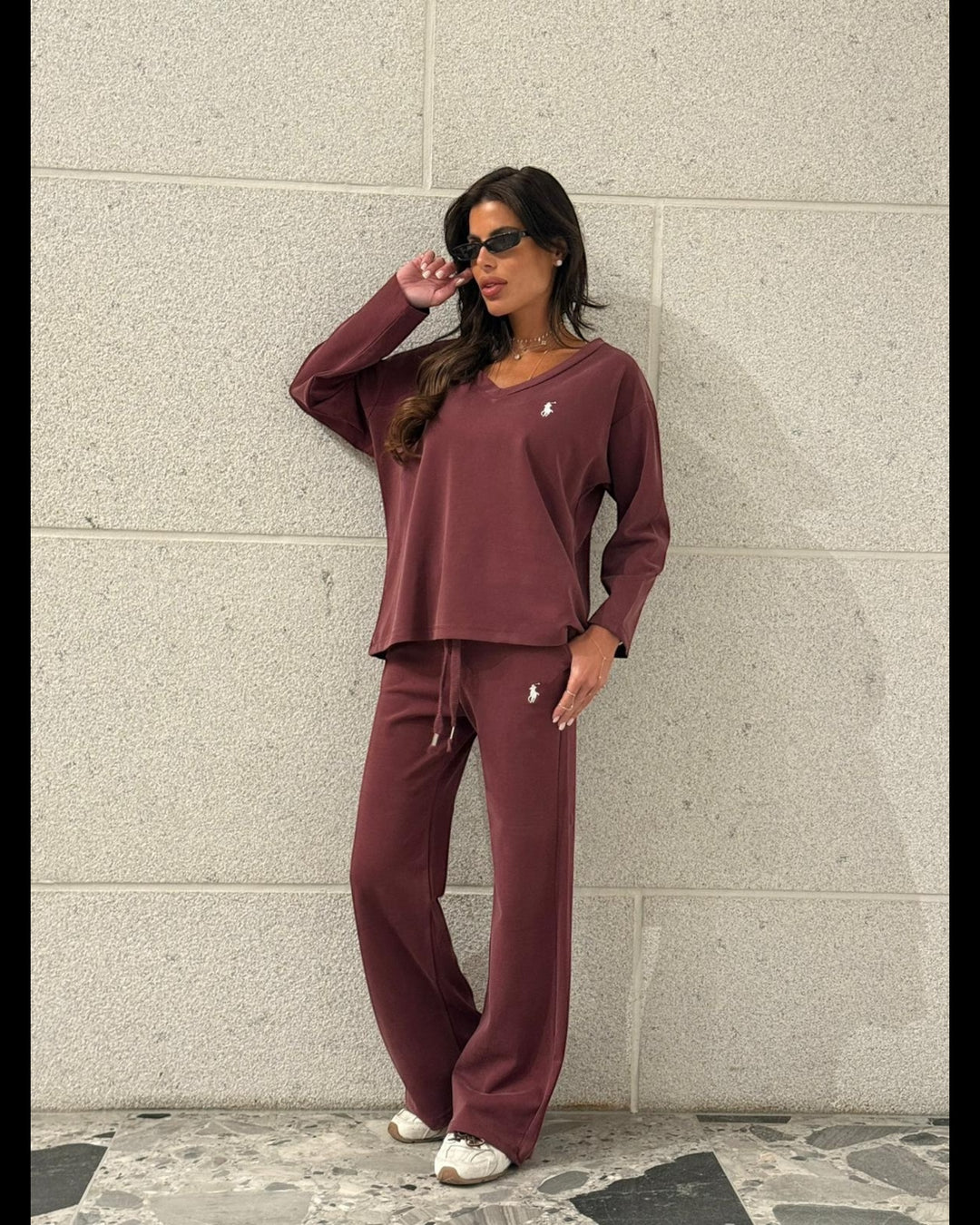 חליפת POLO צווארון V