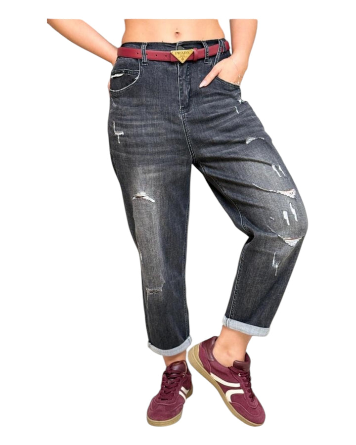 ג׳ינס לוז קרעים