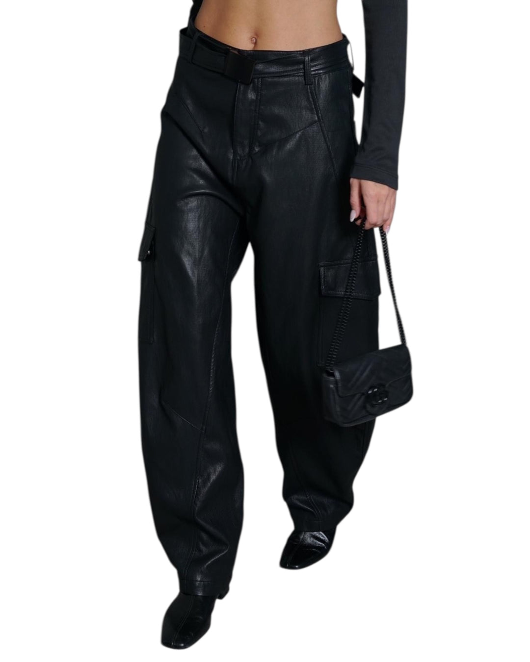 חליפת עור אנטיגו