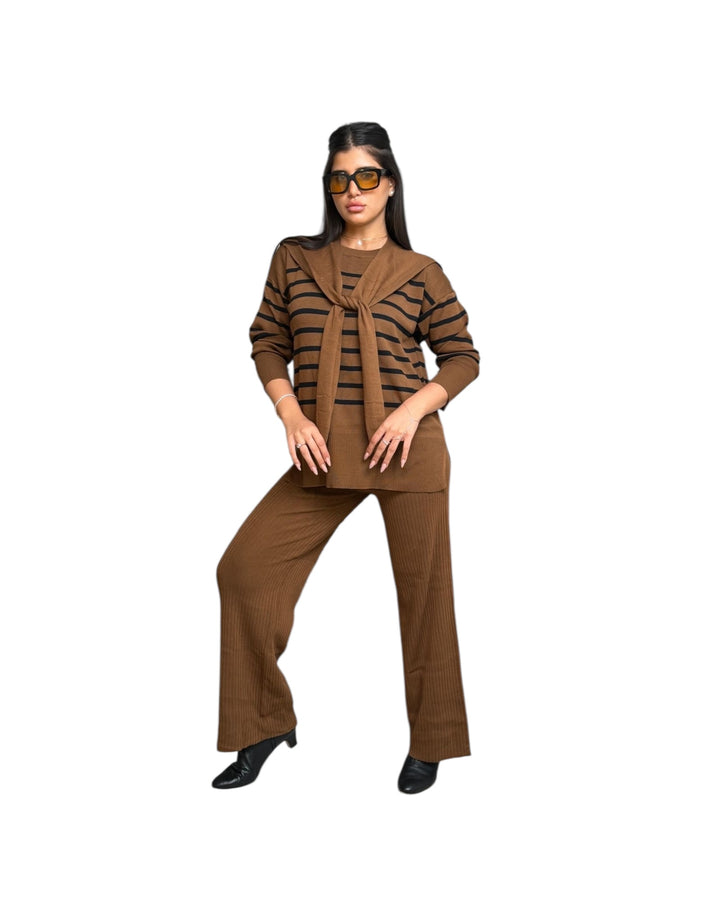 חליפת סריג פסים שילוב צעיף