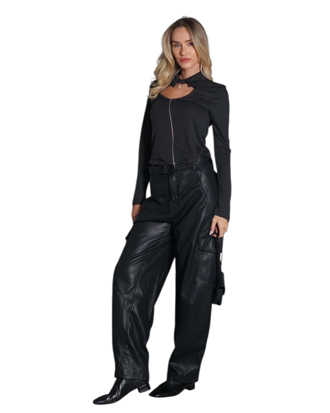 חליפת עור אנטיגו