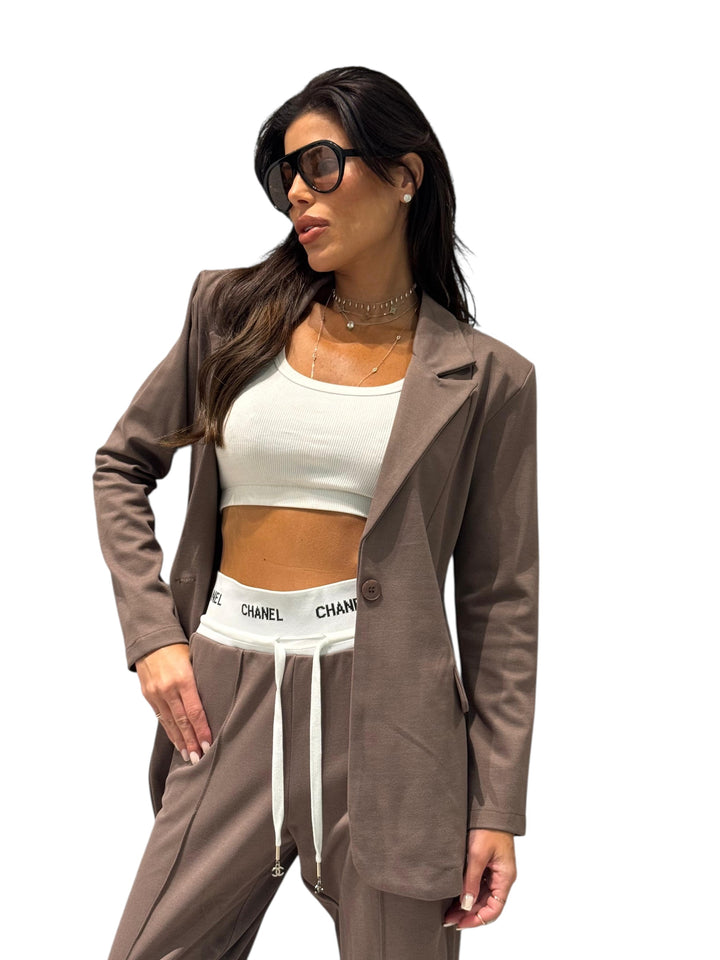 חליפת CHANEL