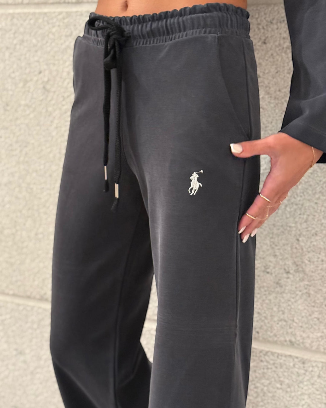 חליפת POLO צווארון V