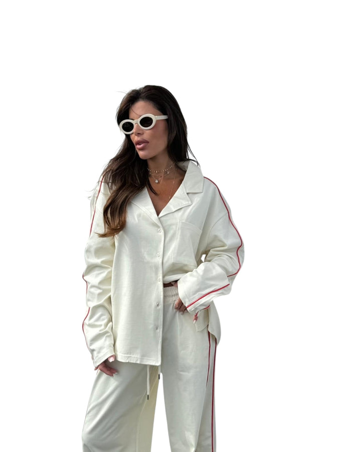 חליפת פנאי מכופתרת