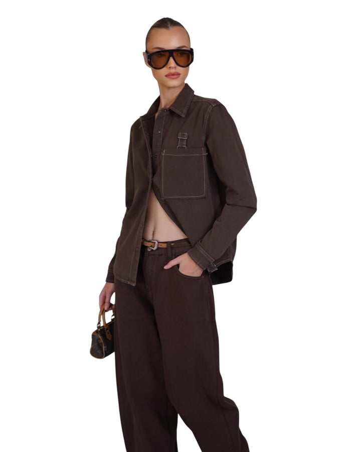 חליפת ג׳אמס אנטיגו