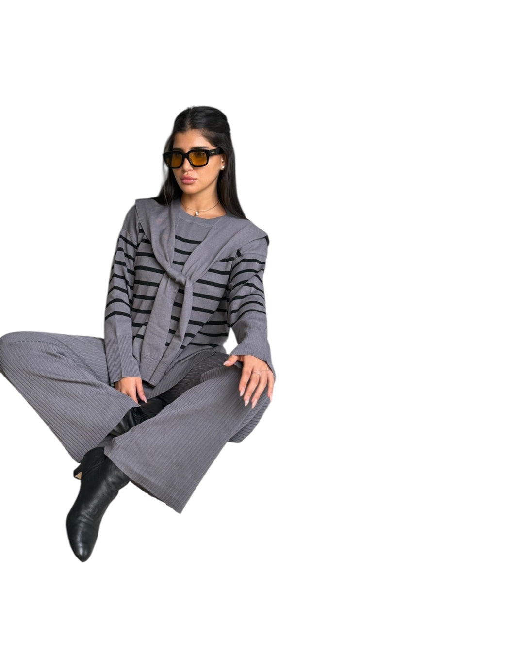 חליפת סריג פסים שילוב צעיף