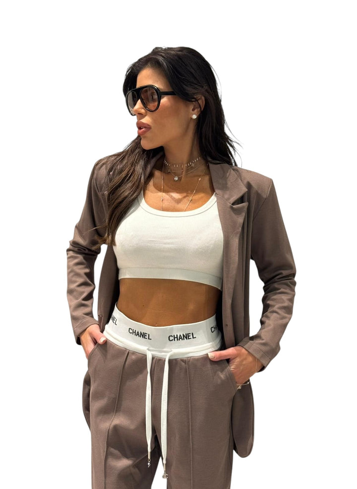חליפת CHANEL