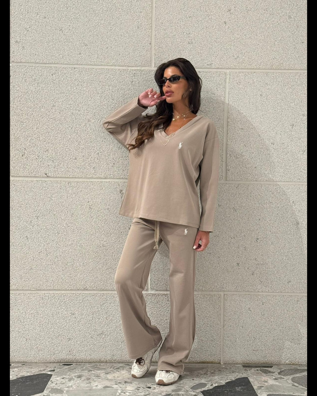 חליפת POLO צווארון V