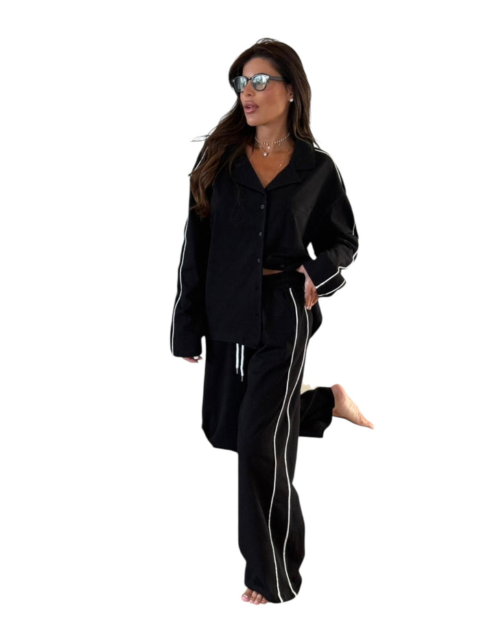 חליפת פנאי מכופתרת