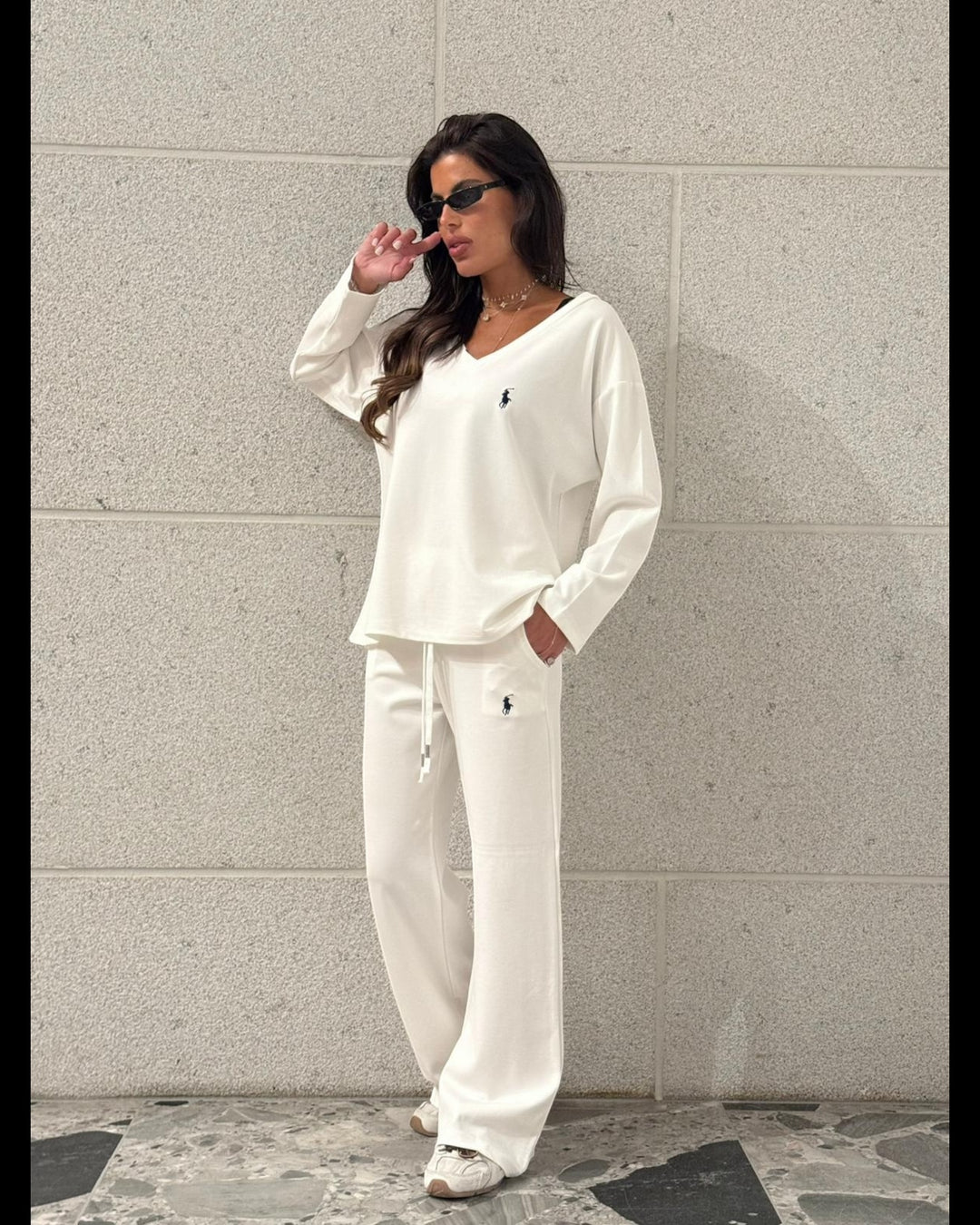 חליפת POLO צווארון V