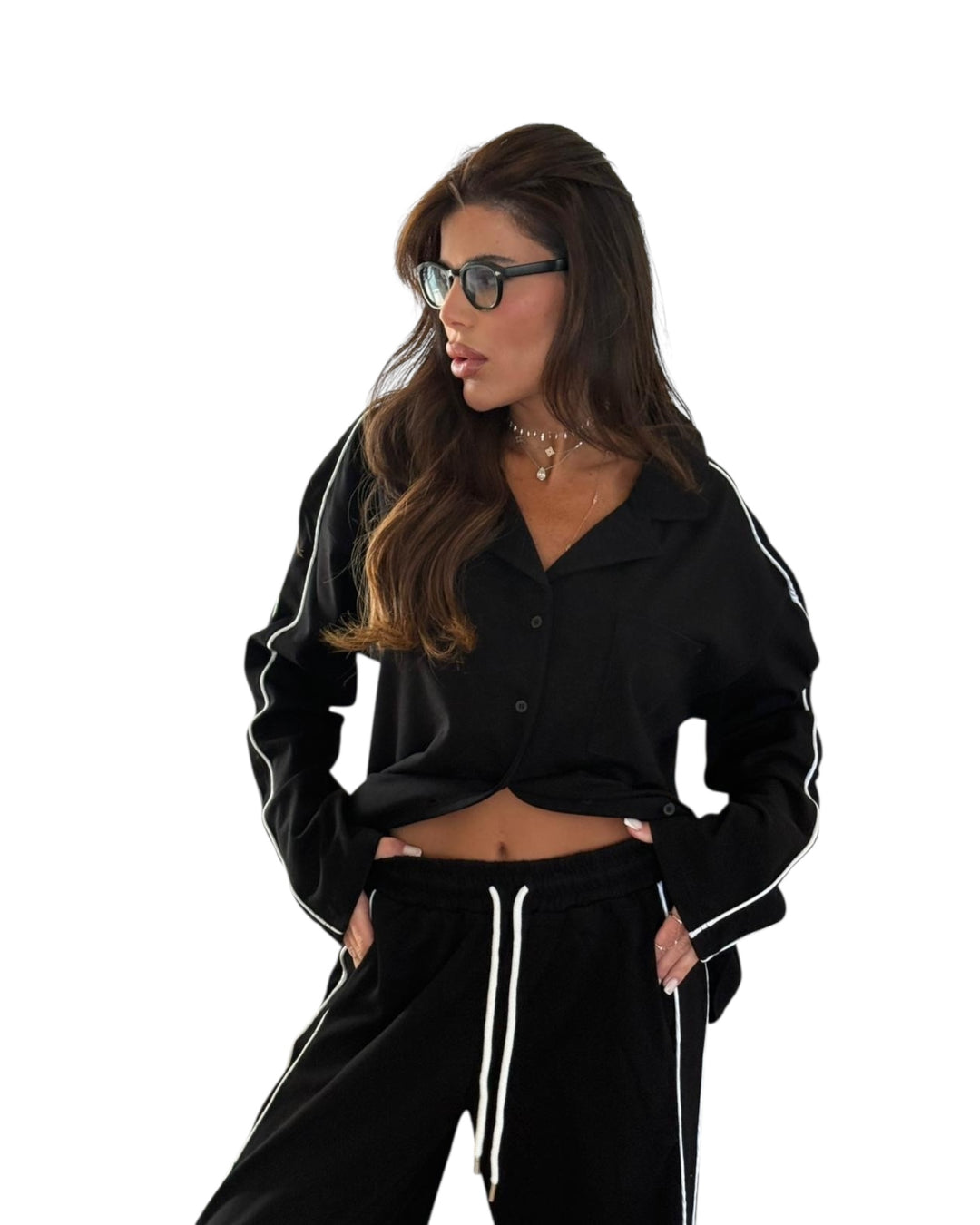 חליפת פנאי מכופתרת