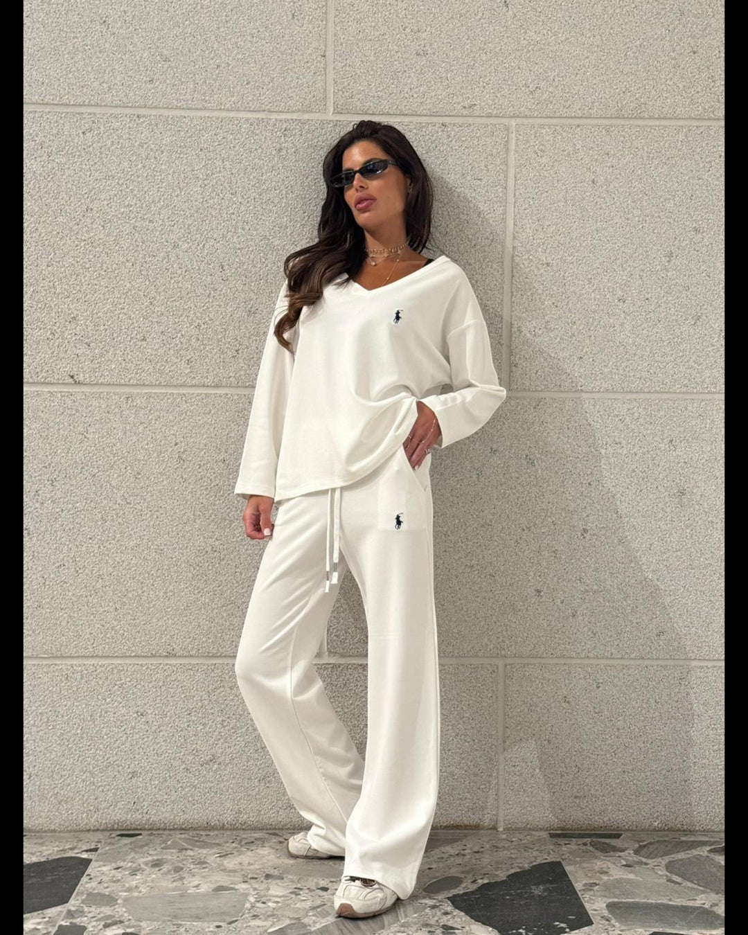 חליפת POLO צווארון V