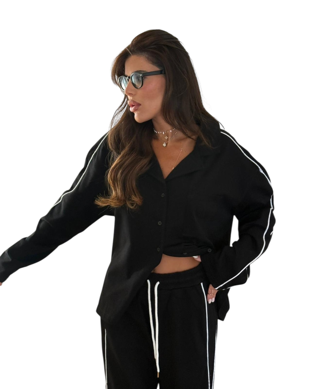 חליפת פנאי מכופתרת