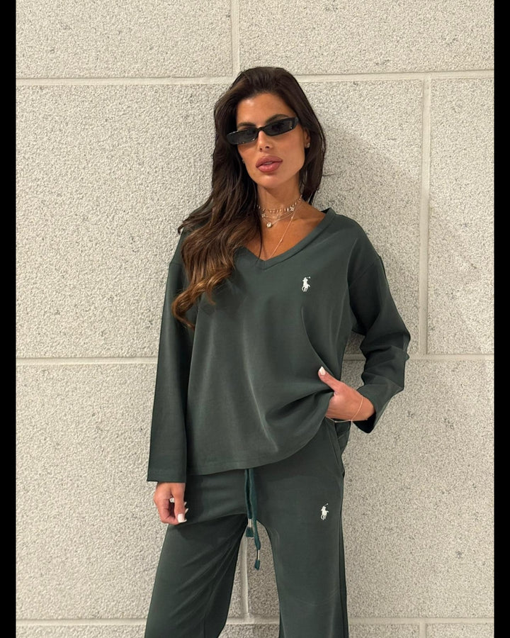 חליפת POLO צווארון V