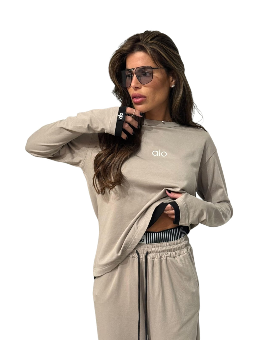 חליפת alo שילוב כפפה