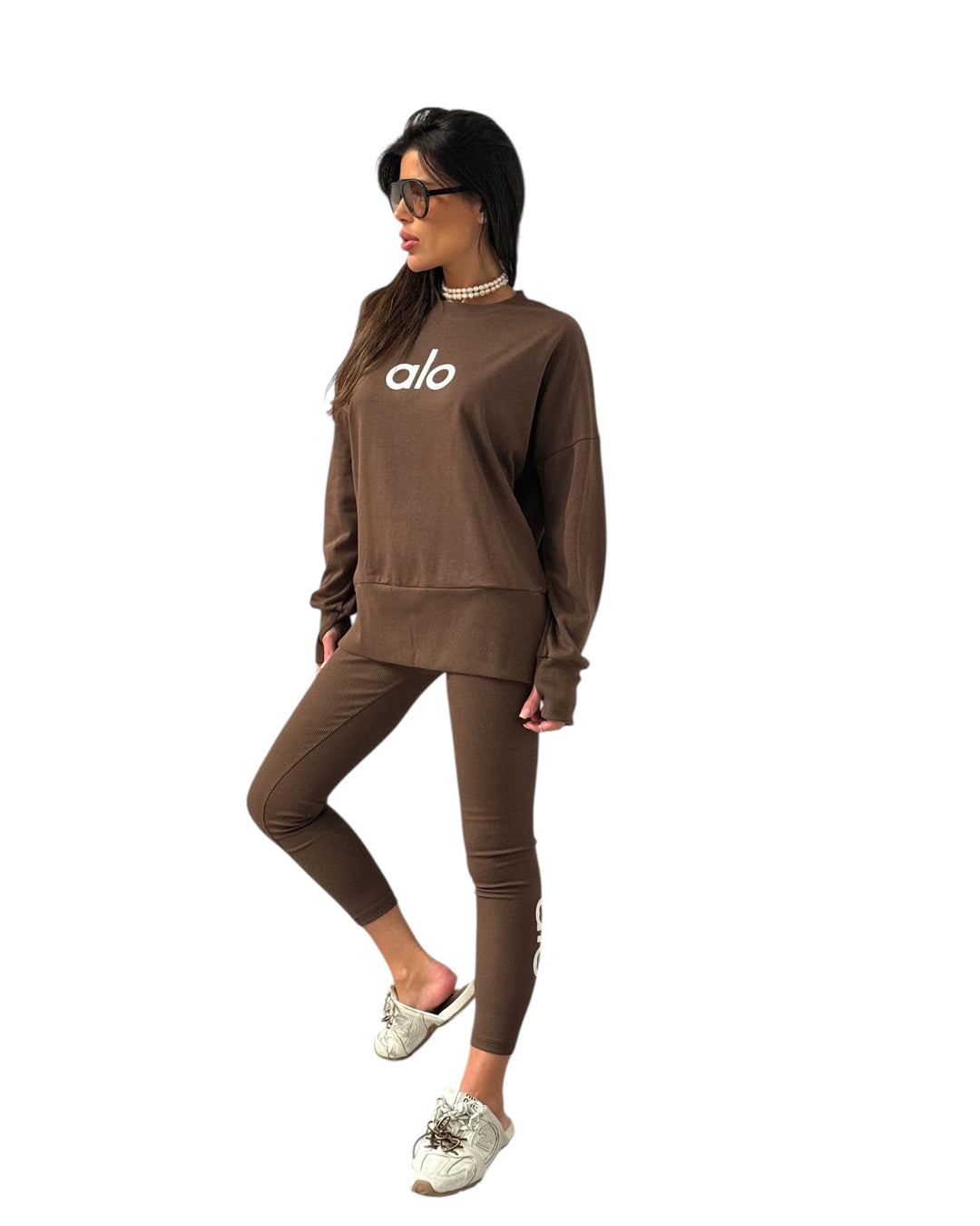 חליפת alo טייץ שילוב כפפה