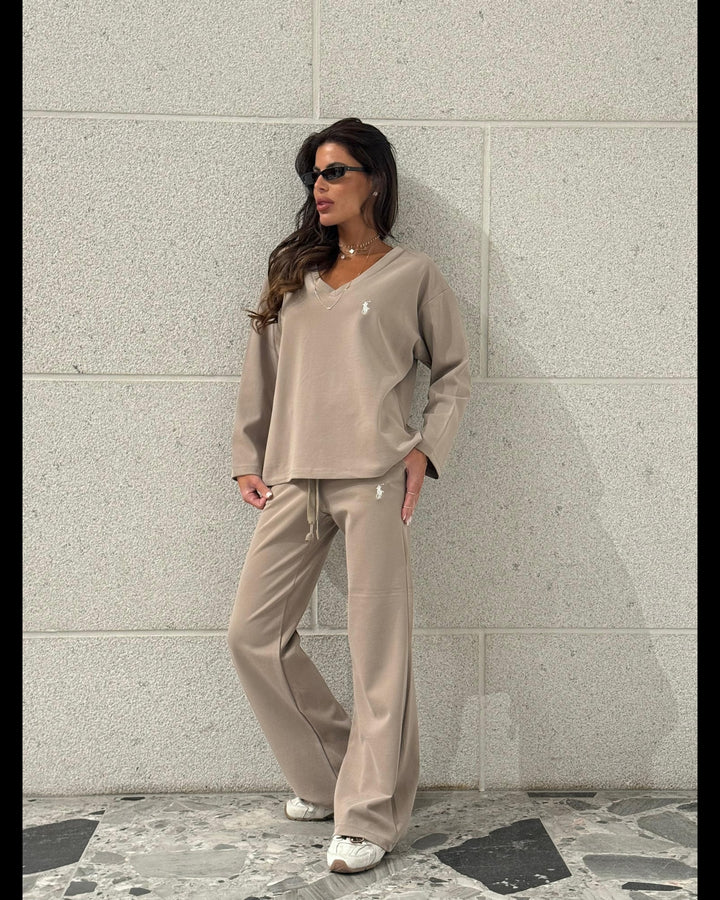 חליפת POLO צווארון V